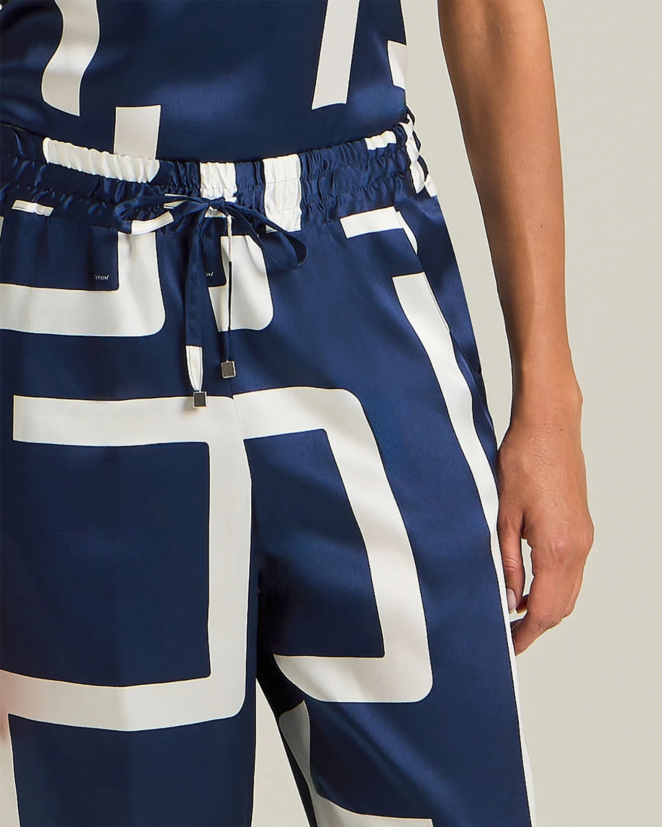 SILK TROUSERS WITH INFINITY MAZE PATTERN - Image 3