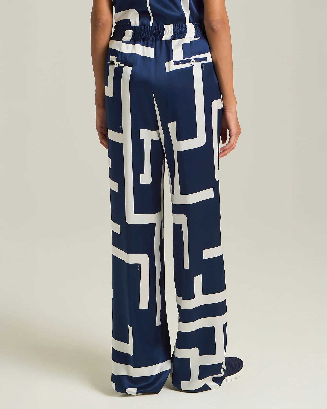 SILK TROUSERS WITH INFINITY MAZE PATTERN - Image 4